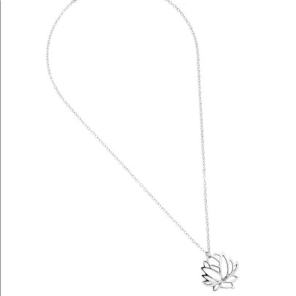 Lotus flower necklace - Picture 2 of 2